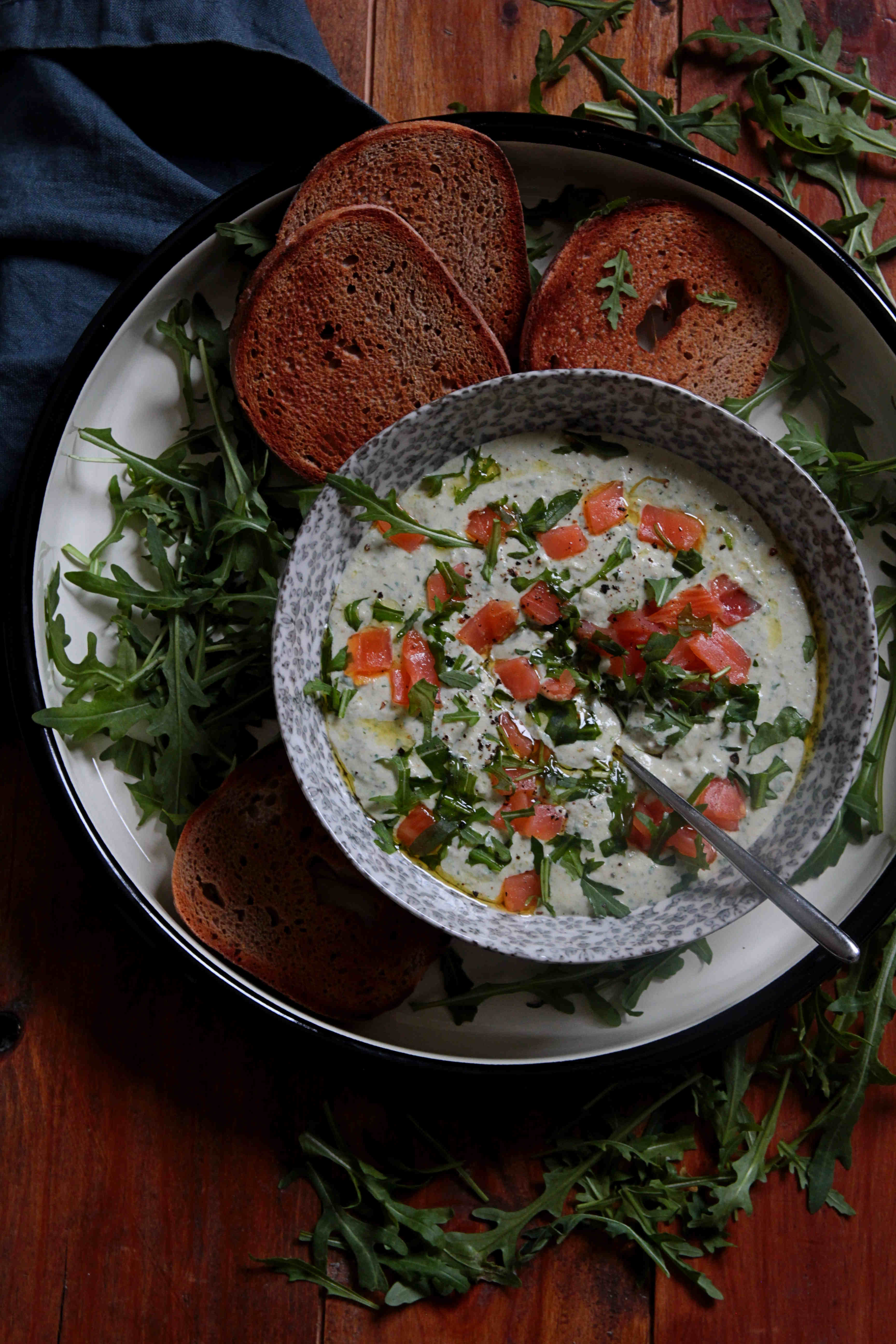 Mousse au saumon fumé et roquette