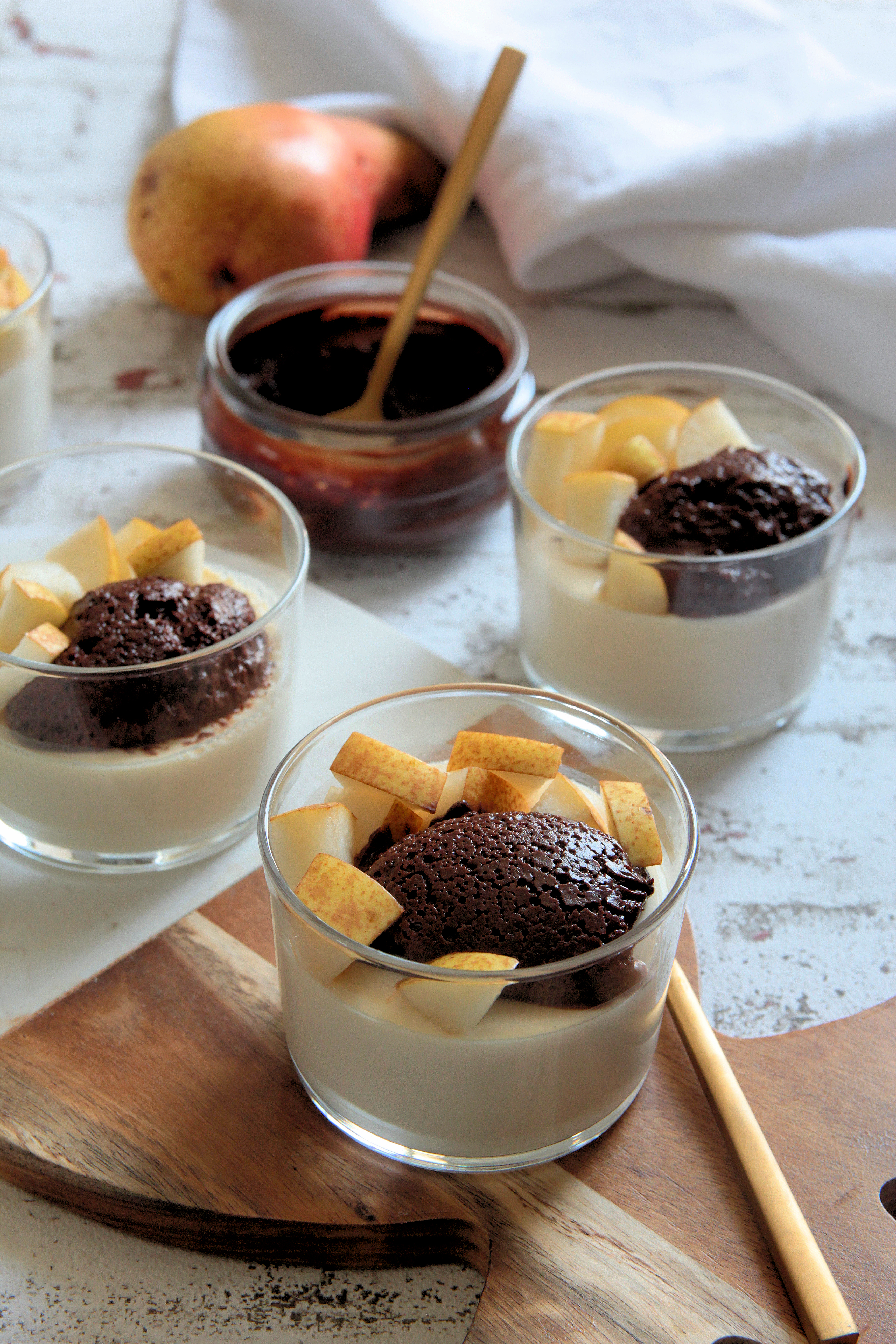Panna cotta & poire & mousse au chocolat à l’ancienne